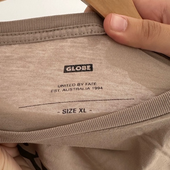 Globe Surf Tee - Picture 2 of 2